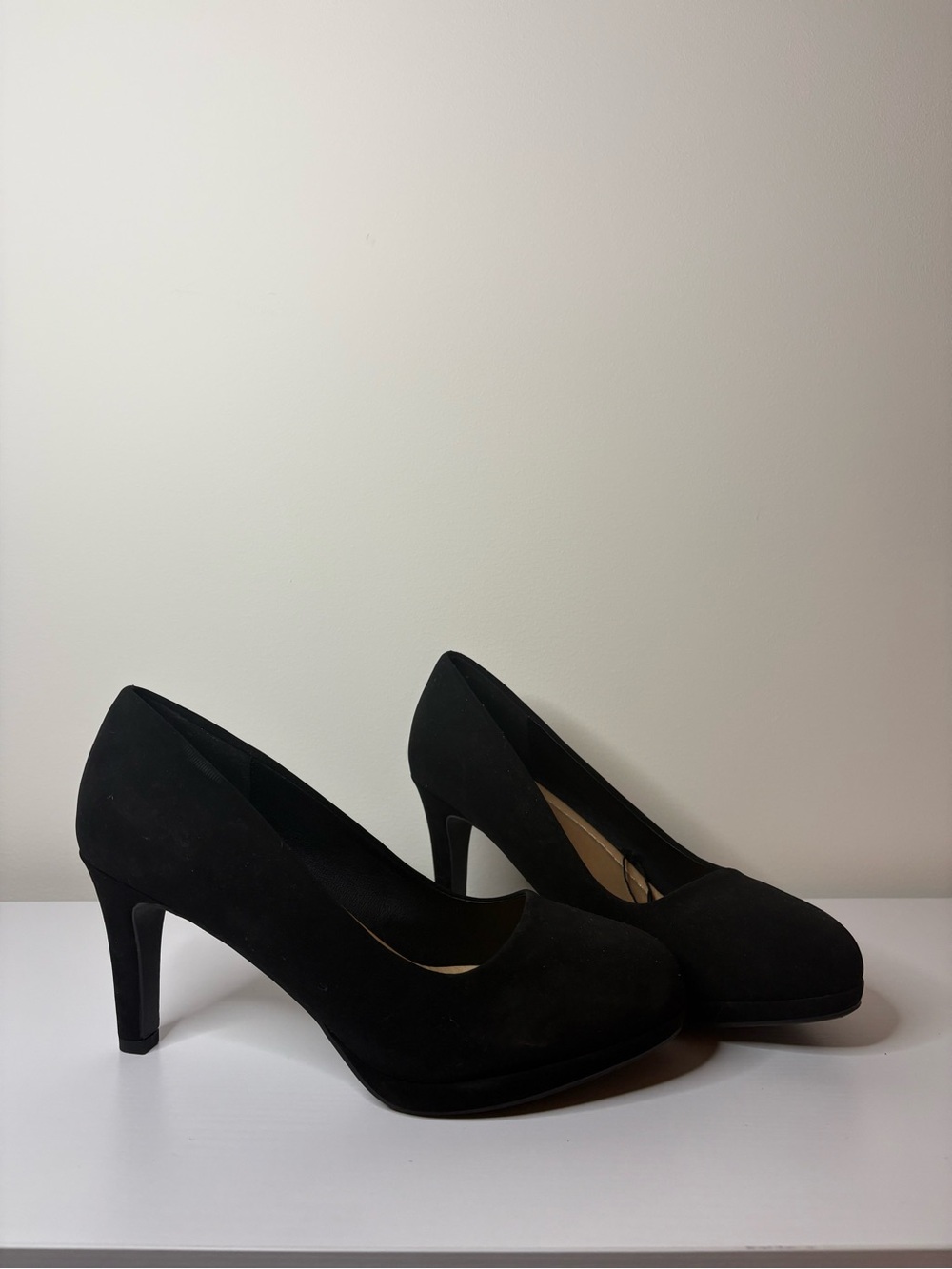 Black Suede Pump Heels NWOT